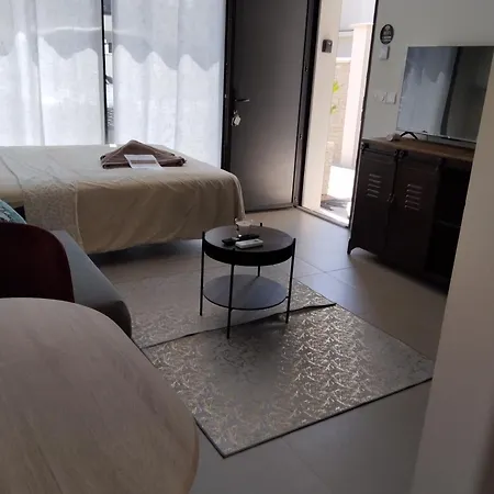 Lodysee De Maida Apartment