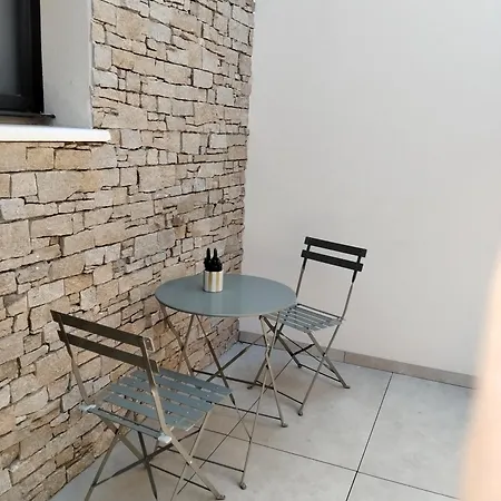 Lodysee De Maida Apartment *